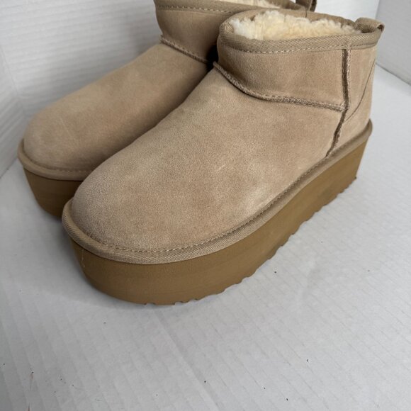 UGG Platform Boot - Picture 2 of 12